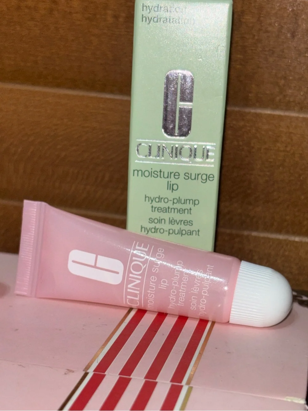 Clinique Moisture Surge Hydro-Plump Treatment Lip Balm